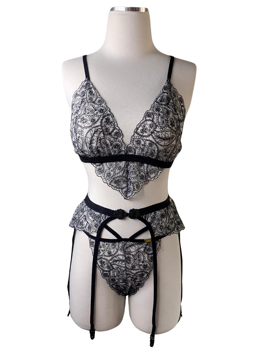 Fancy is Fancy Garter Set