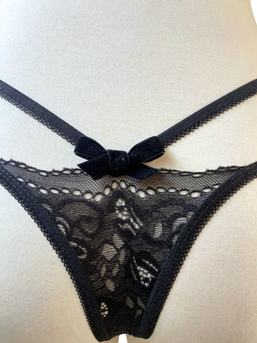 Black Double Bow Thong - Image 3