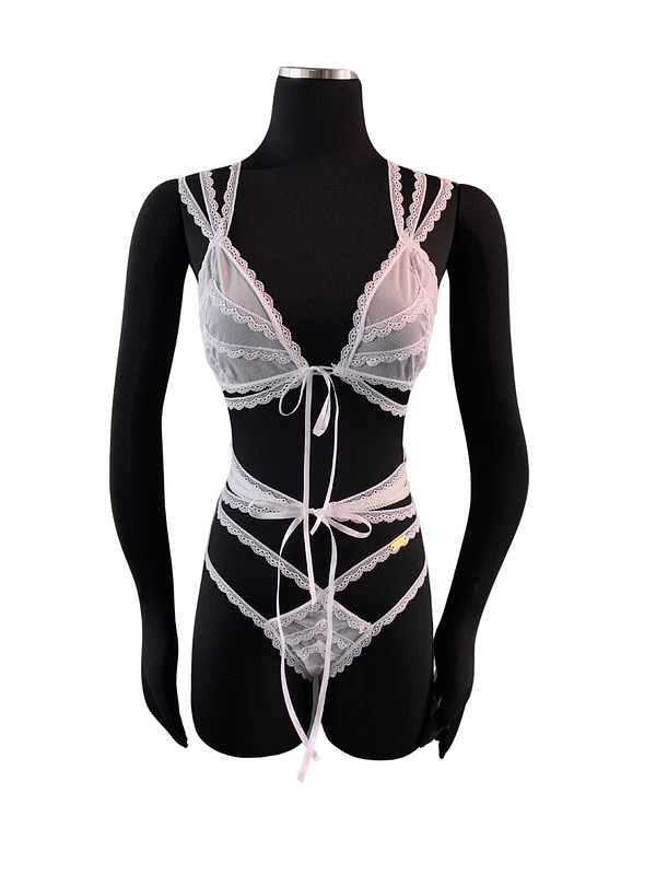 Fancy Wonder White Garter Set