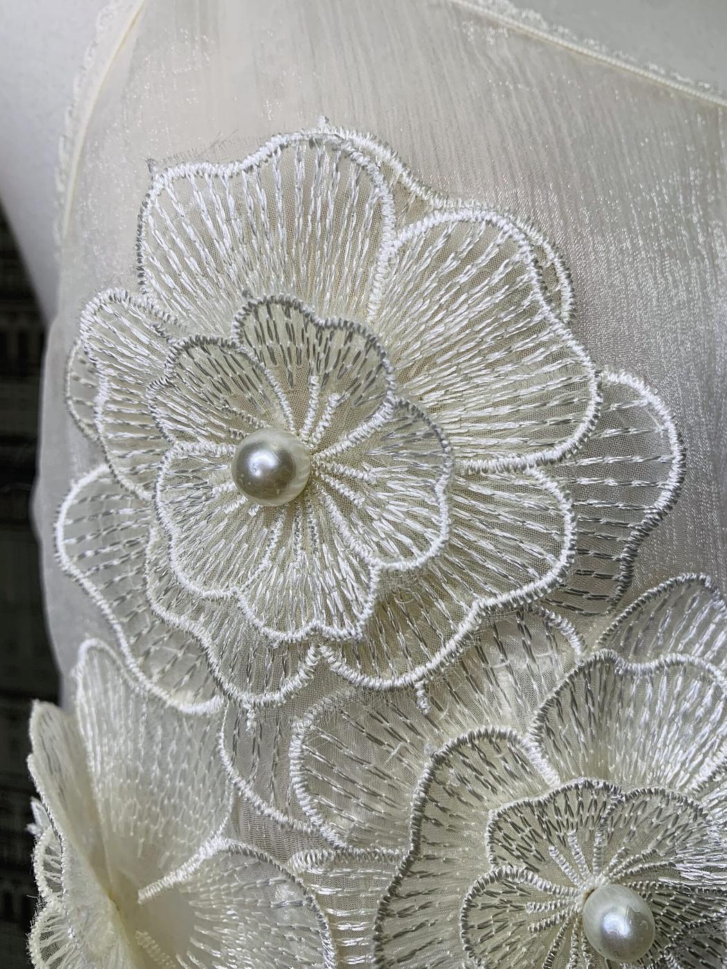 Pearly Flowers Slip - Image 2