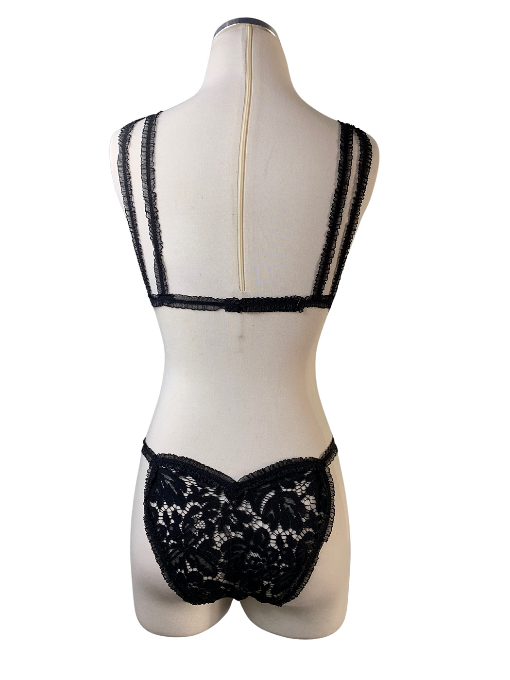 Ámate Black Covered Lingerie Set - Image 2