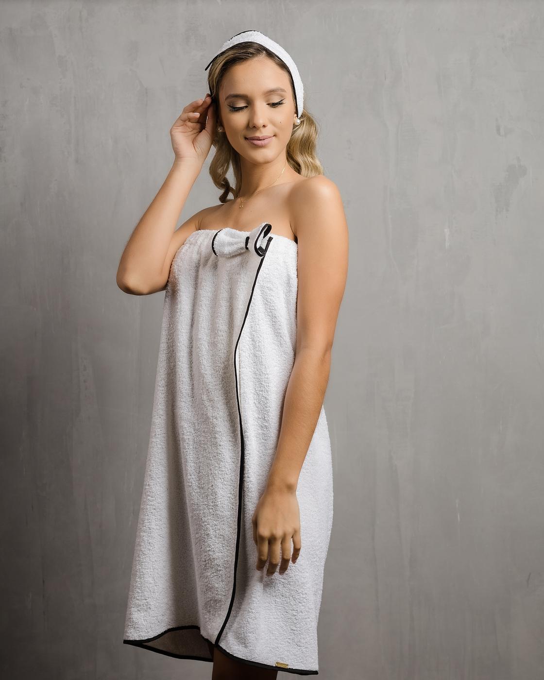 Getting Ready Black & White Towel Set - Image 3