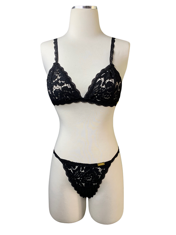 Signature Fabric Simple Black Lingerie Set