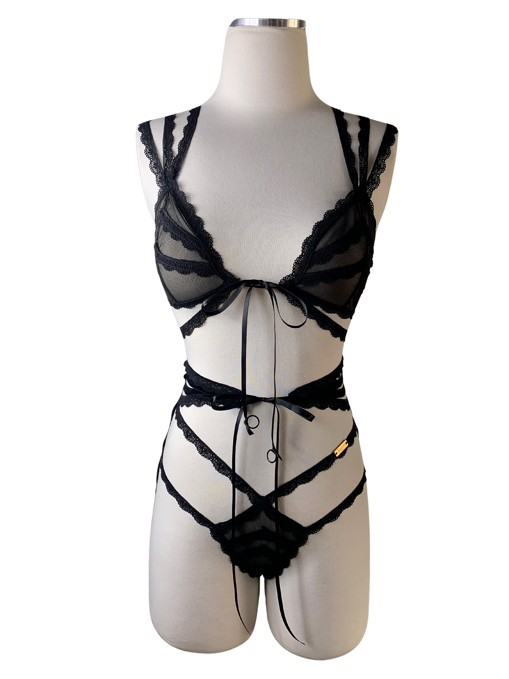 Fancy Wonder Black Garter Set - Image 3