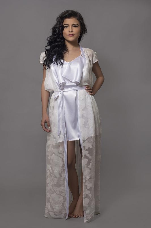 Whisper White Limited Edition Kimono+Slip