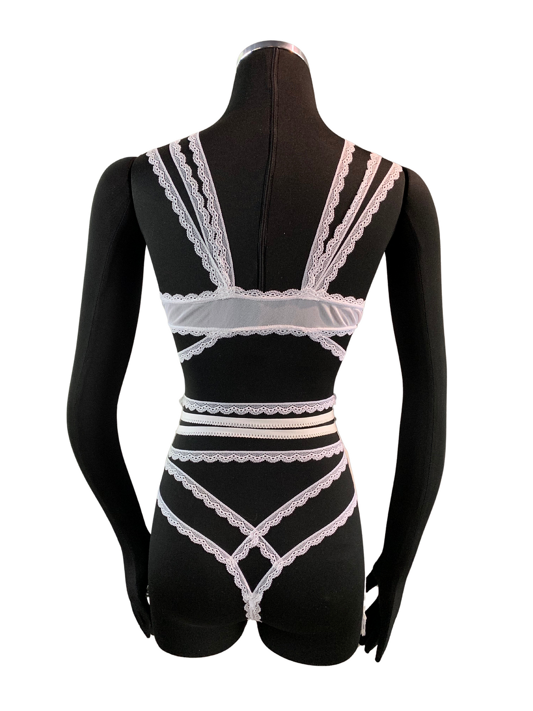 Fancy Wonder White Garter Set - Image 3