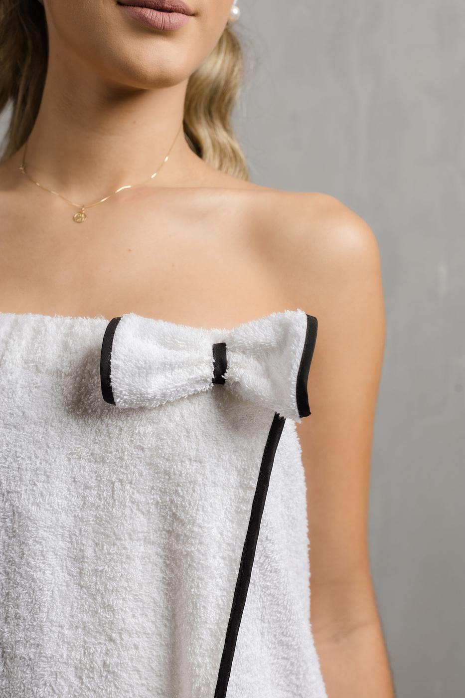 Getting Ready Black & White Towel Set - Image 2