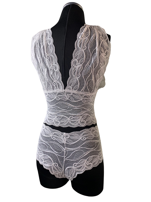 11:11 White Cheeky Set