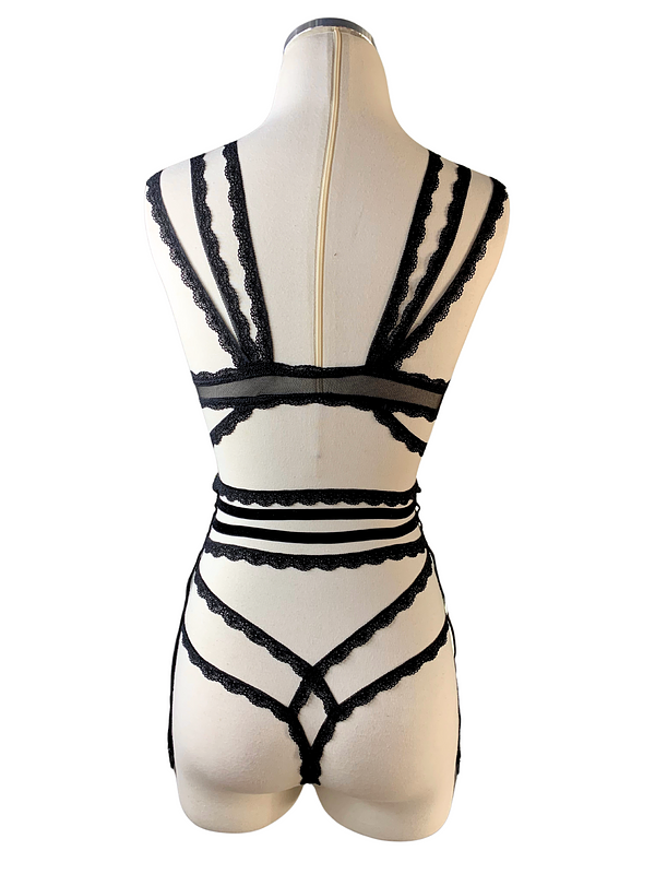 Fancy Wonder Black Garter Set