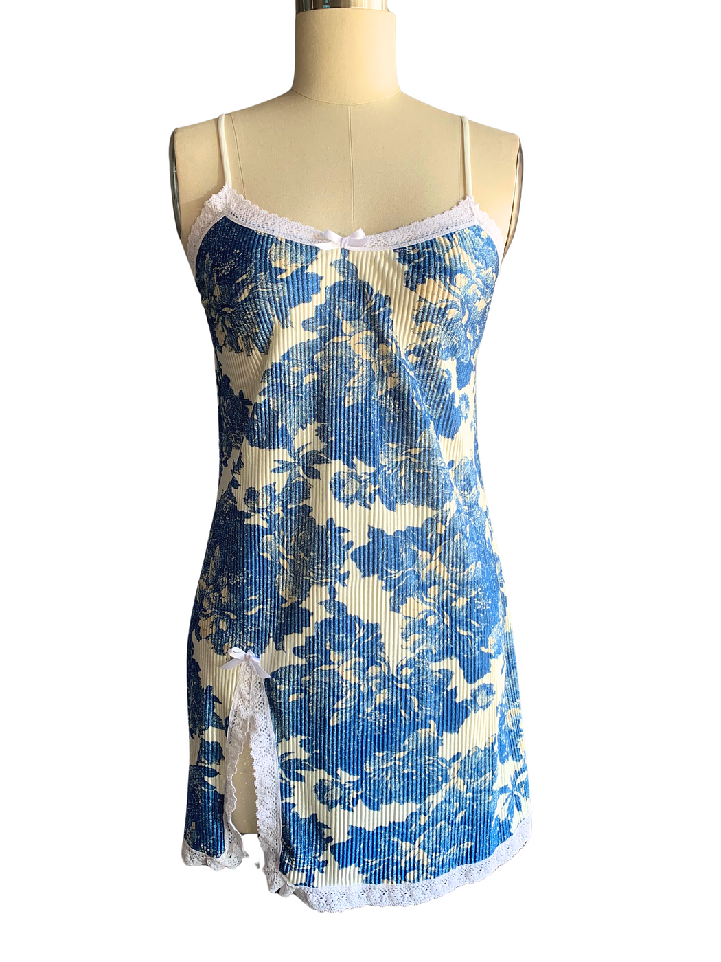 Sleep With Me Floral Pleated Blue Slit Slip